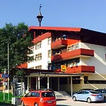 Jufa Altenmarkt-zauchensee 3*